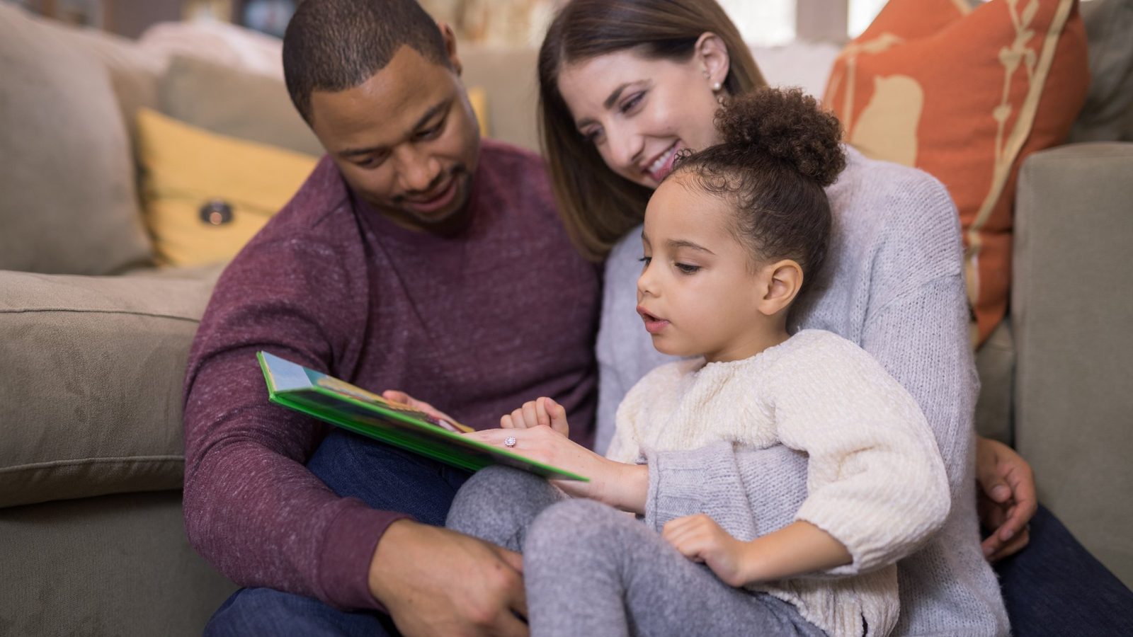 A family drawing and learning together